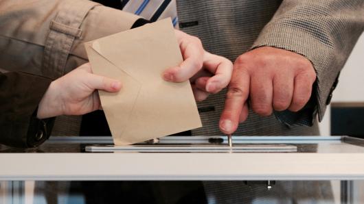 Submitting ballot